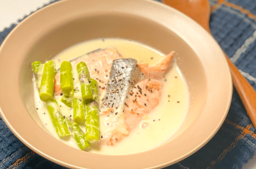 鮭とアスパラの豆乳スープの簡単レシピ
